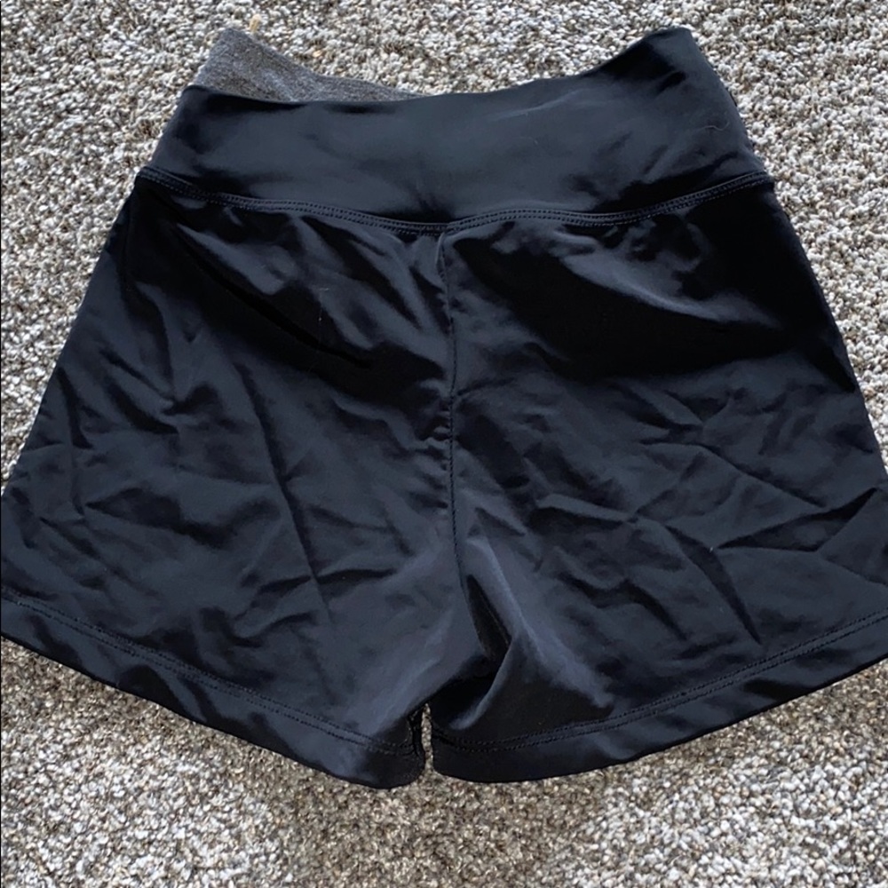 too small - Picture 2 of 2